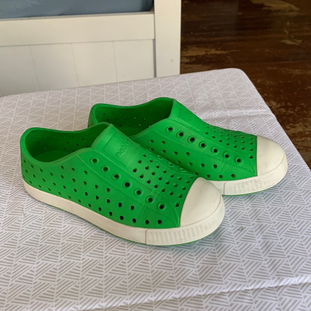 MNative  green shoes